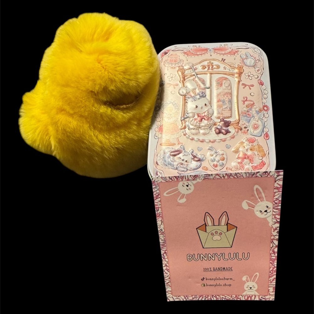 Bunny. Lulu Duck Bag Charm with tin, new